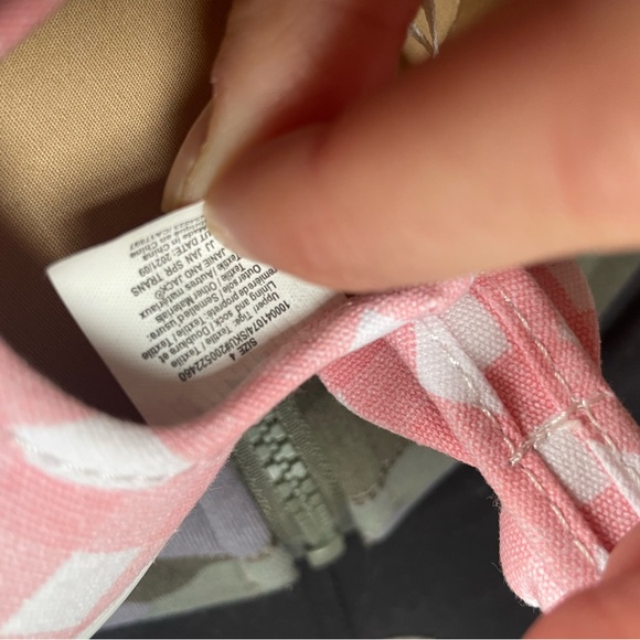 Adorable pink and white Janie and Jack shoe - Picture 5 of 5